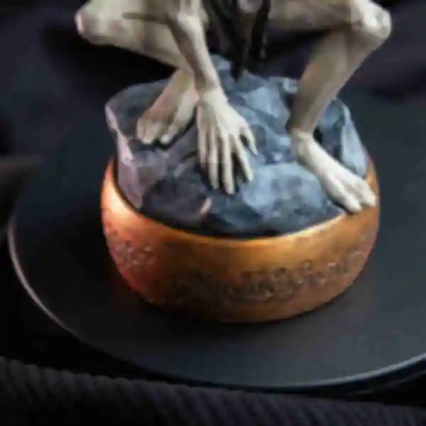 Фигурка Голум ⦁ Статуэтка Gollum по фильму Властелин Колец ⦁ Сувениры и подарки фанату The Lord of the Rings ПРЕДЗАКАЗ